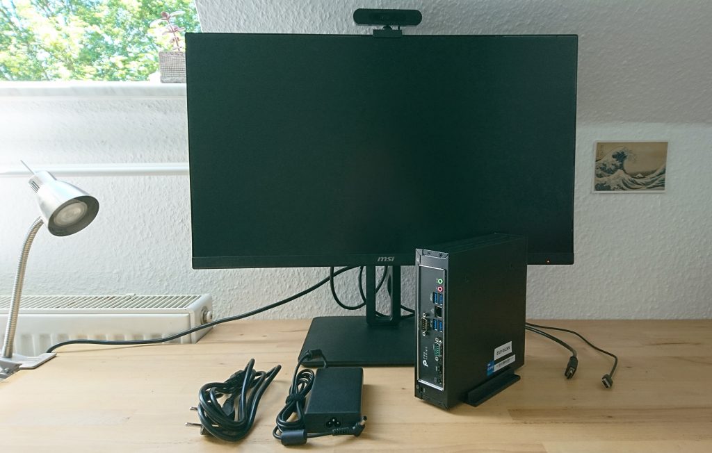 „Kleiner und praktischer Desktop-PC für den Schreibtisch zu Hause“ | heise
